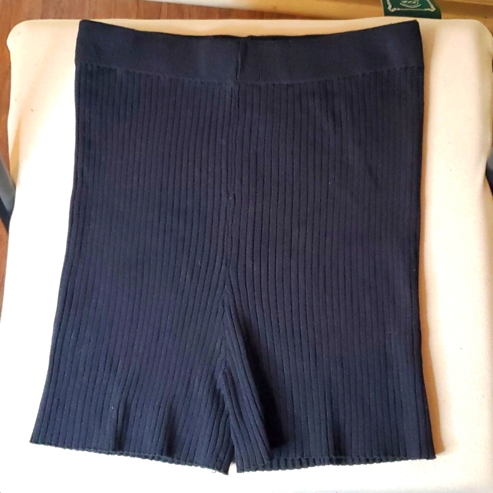DAISY RIB CABLE KNIT SHORTS SIZES XSMALL - SMALL
